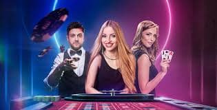 Card table style layout from bet 2999 Three Card Poker Guide section